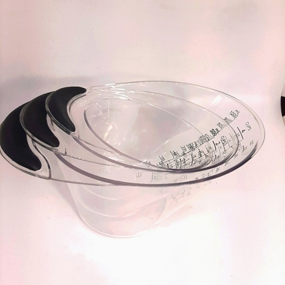 The Pampered Chef Kitchen Pampered Chef 3 Piece Measuring Cup Set